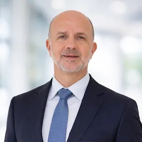Vincenzo Raimondo - Kundenberater*in